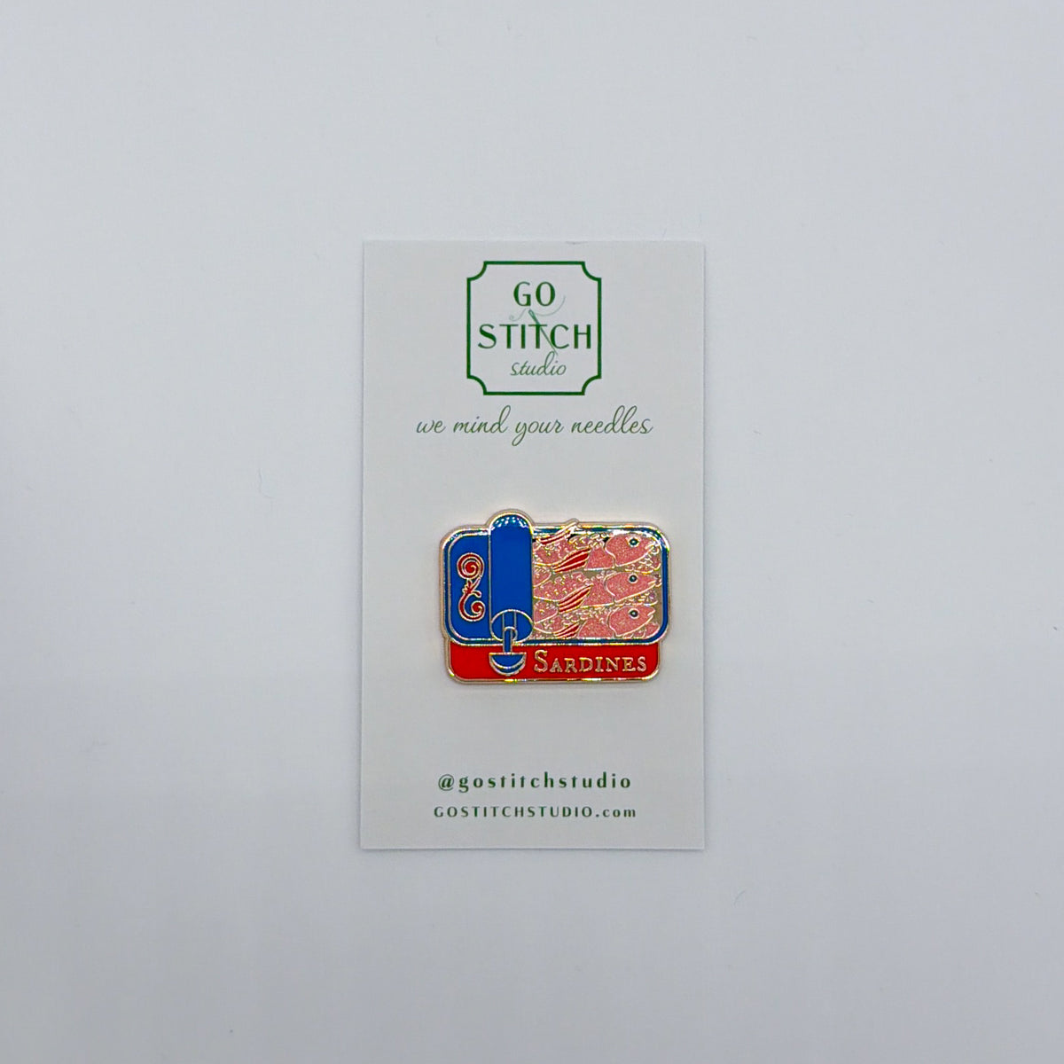 Red and Blue Sardine Needleminder